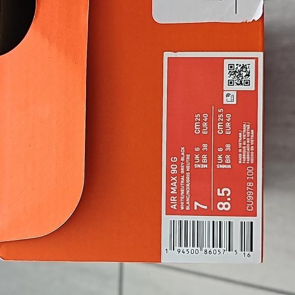 Shoes - Picture 4 of 4